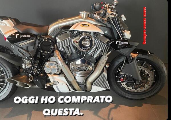 Nuova moto per Fabrizio Corona: &egrave; una CR&amp;S artigianale in serie limitatissima 