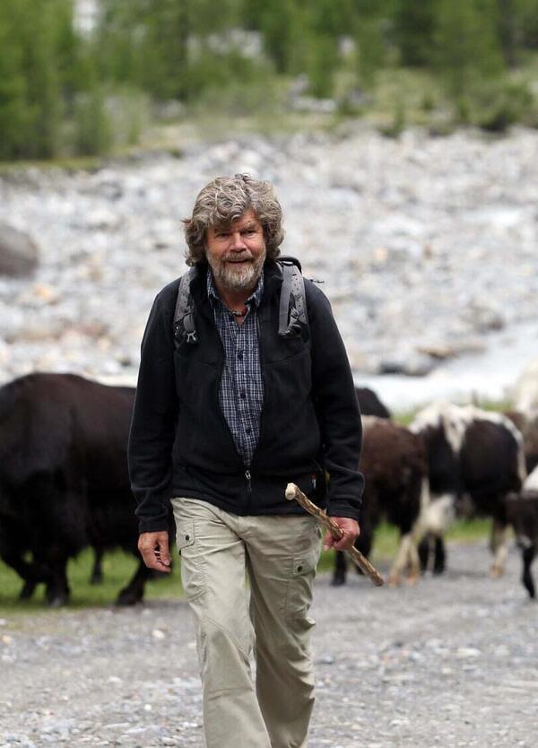 Le Dolomiti e il silenzio perduto, Reinhold Messner furioso: &ldquo;Fermate auto e moto&rdquo;