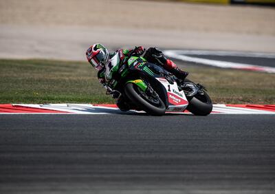 SBK 2021. GP di Navarra: Jonathan Rea fa sua la Superpole