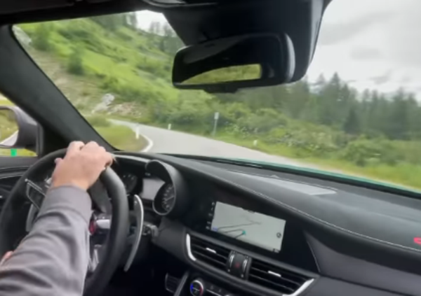 Alfa Romeo Giulia GTAm e PowerslideLover: traversi pazzeschi sul Passo Giau [VIDEO]