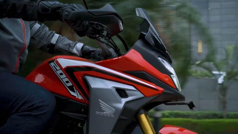 Honda CB200X, una nuova piccola adventure