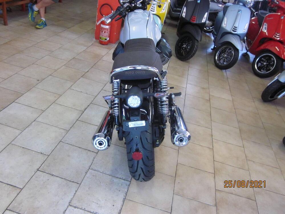Moto Guzzi V7 Special (2021 - 24) (5)