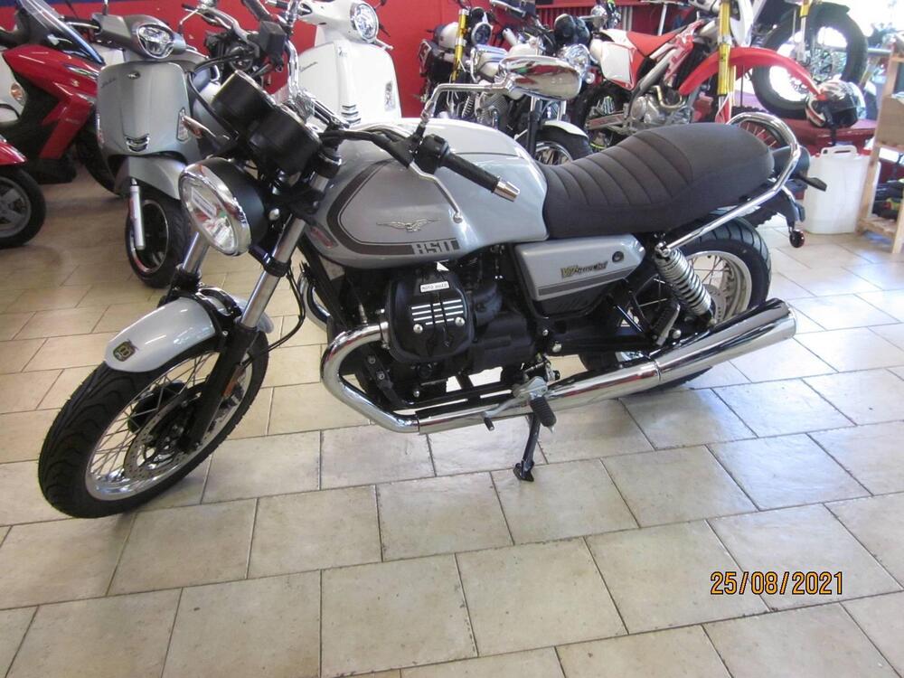 Moto Guzzi V7 Special (2021 - 24) (8)