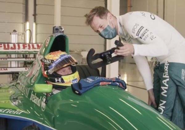 [VIDEO] Mick prova la Jordan di pap&agrave; Schumacher, ma ad accompagnarlo c&rsquo;&egrave; Vettel: un passaggio di consegne che fa impazzire i fan 