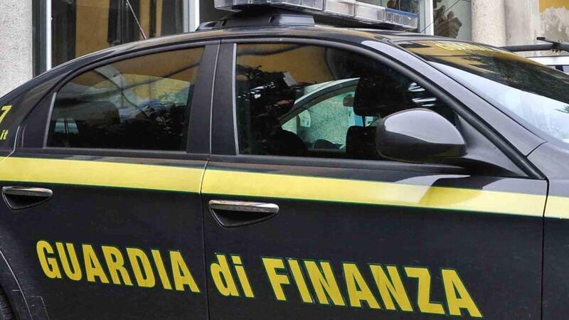 Savona: auto usate a prezzi stracciati, ma era una truffa. Maxi denuncia