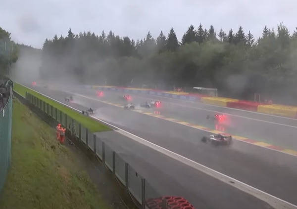 Spa, ancora paura ad Eau Rouge: il video dell&#039;incidente sotto la pioggia in Formula 3