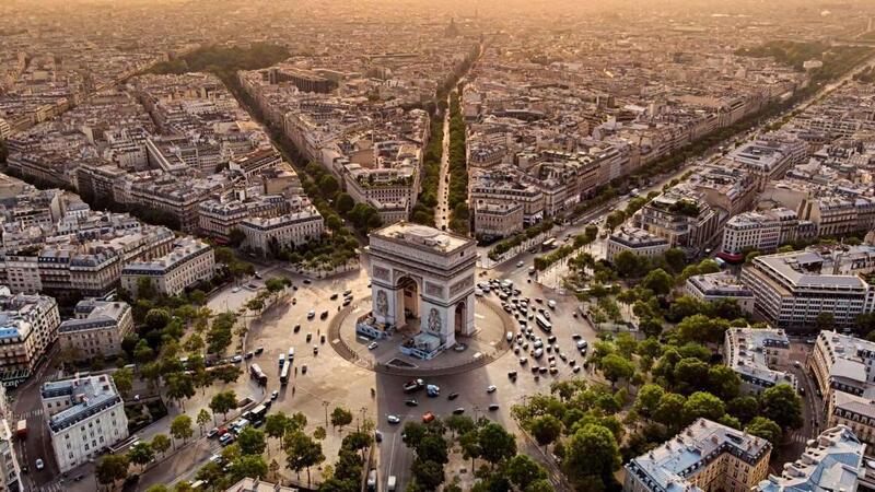 Parigi. Da oggi si viaggia a 30 km/h