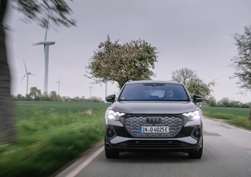 Audi Q4 (2021-->>) (2)