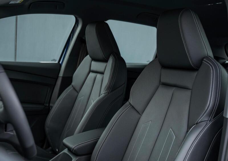 Audi Q4 (2021-->>) (11)