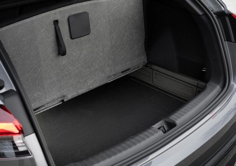 Audi Q4 (2021-->>) (17)