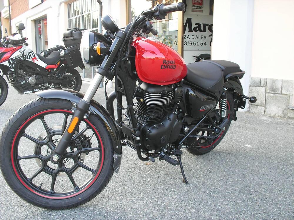 Royal Enfield Meteor 350 Fireball (2021 - 25) (3)