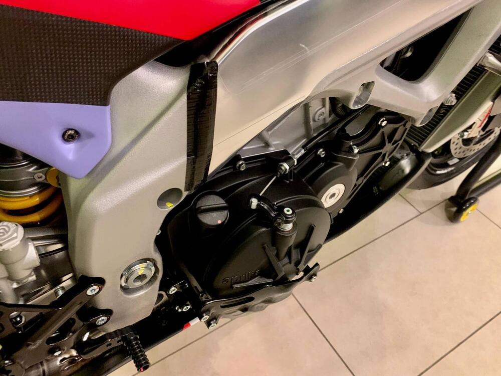 Aprilia Tuono V4 X (2020) (3)