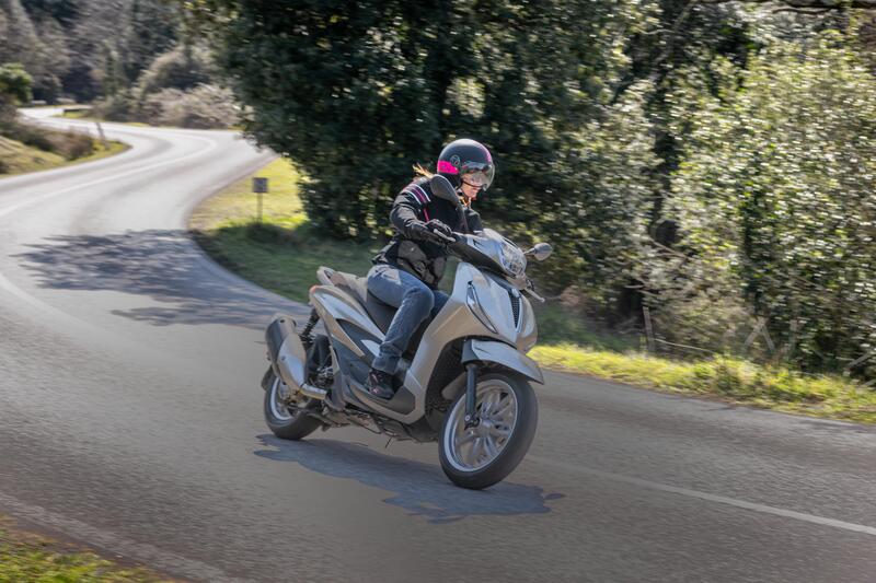 Un mese con... Piaggio Beverly 300 e 400 hpe