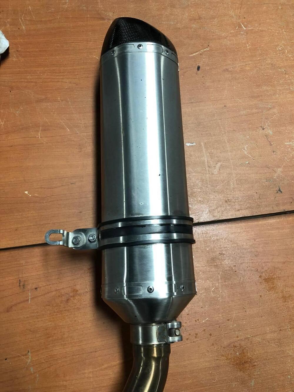 Terminale di scarico Triumph Tiger 800 '11-'14 DOMINATOR (2)