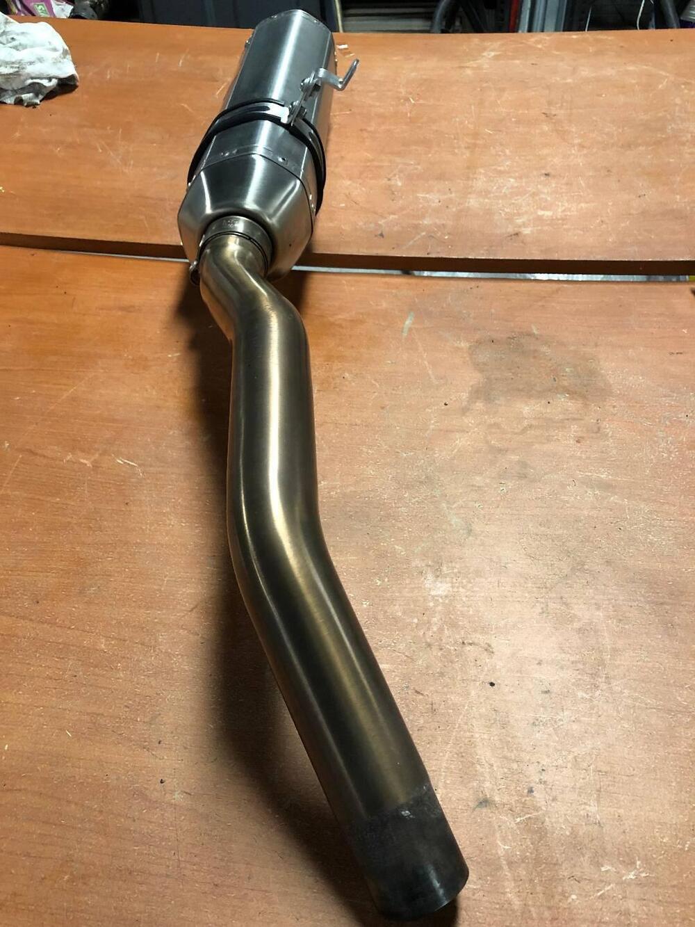 Terminale di scarico Triumph Tiger 800 '11-'14 DOMINATOR (3)