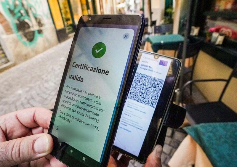 Green pass, obbligatorio da ottobre per dipendenti pubblici e ristoratori