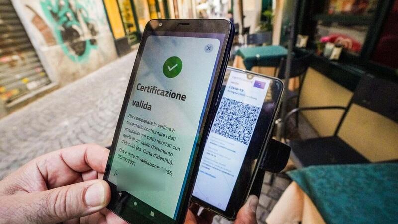 Green pass, obbligatorio da ottobre per dipendenti pubblici e ristoratori