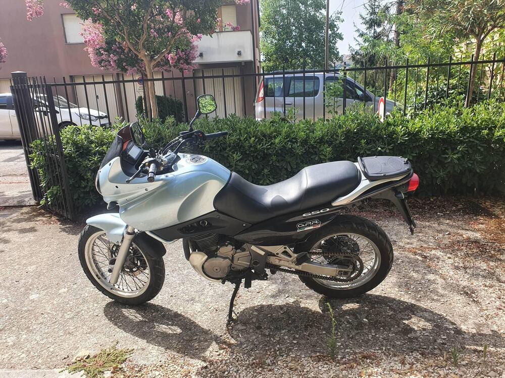 Suzuki XF 650 Freewind (1997 - 03)