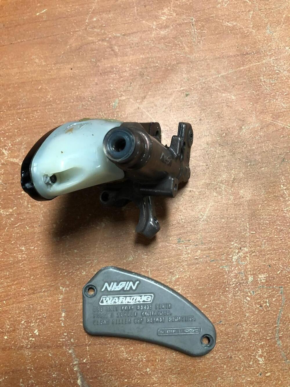 Pompa frizione MV Agusta 750 '04 (2)