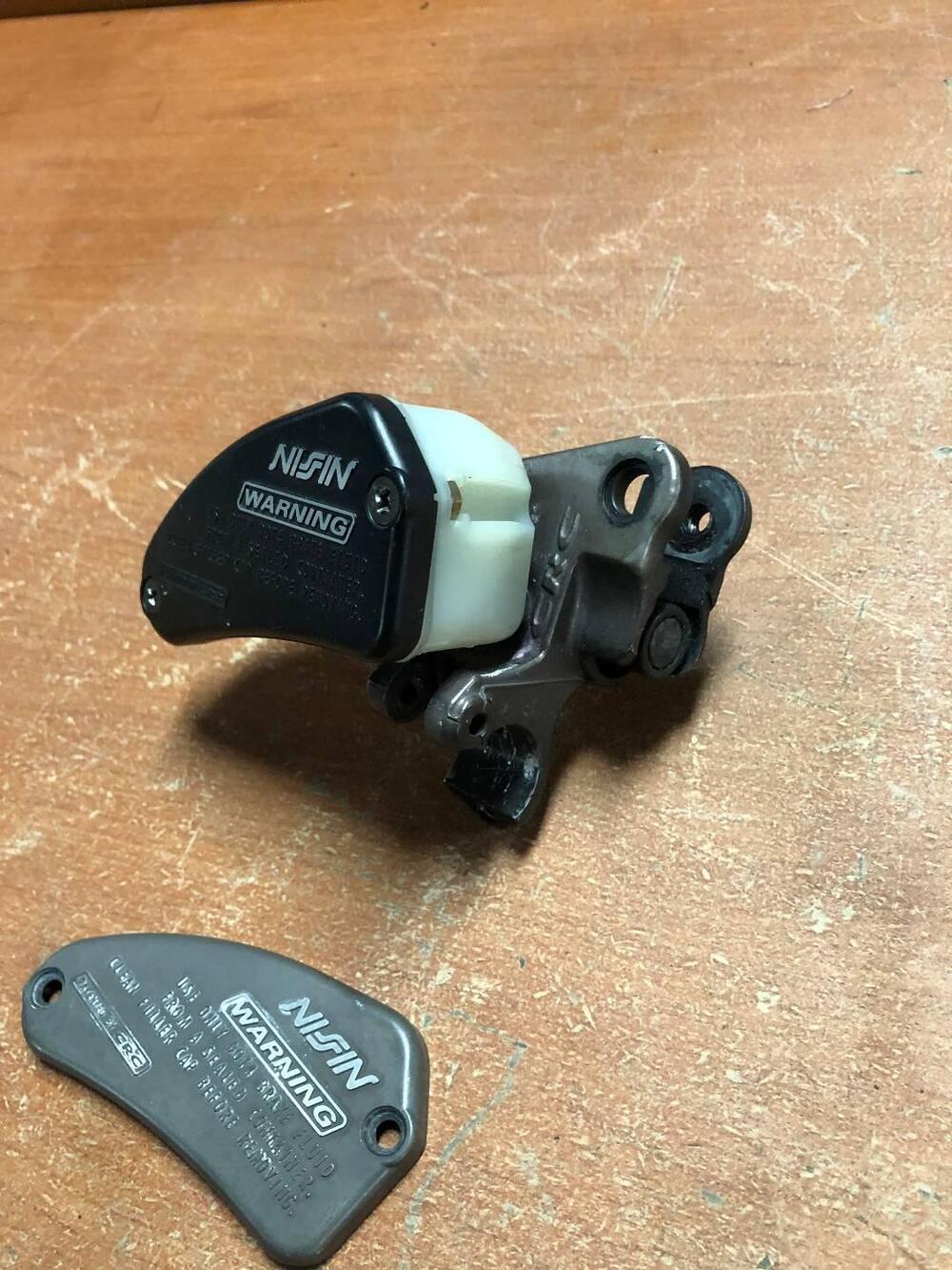 Pompa freno MV Agusta 750 '04 (2)