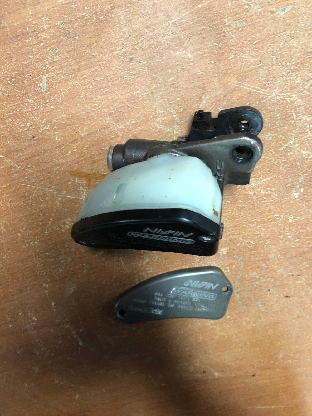 Pompa freno MV Agusta 750 '04 (3)