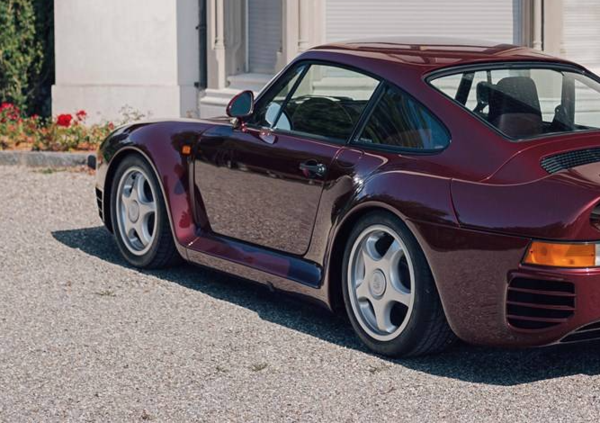 All&rsquo;asta una rara Porsche 959 Komfort di un membro della famiglia reale del Qatar: anche il prezzo &egrave; da sceicchi