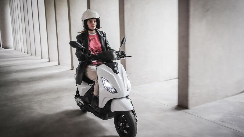 Piaggio 1. Lo scooter elettrico per tutti arriva nei concessionari