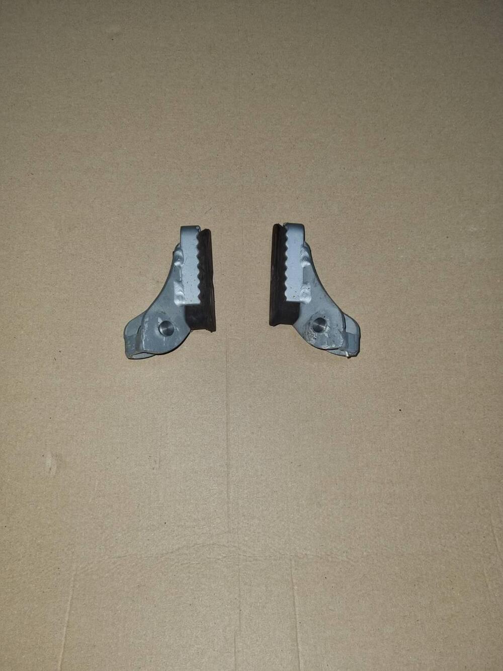 Poggiapiedi anteriori BMW