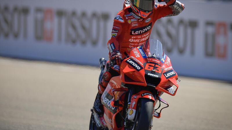 MotoGP 2021. GP di Aragon: Bagnaia vince una leggendaria sfida con Marquez. Ne parliamo con Gianfranco Guareschi [VIDEO]