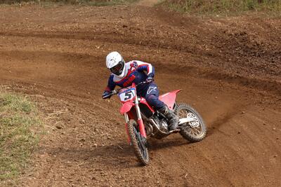 Honda CRF250R 2022 TEST: in pista con Alex Puzar e il nostro Perfetto!