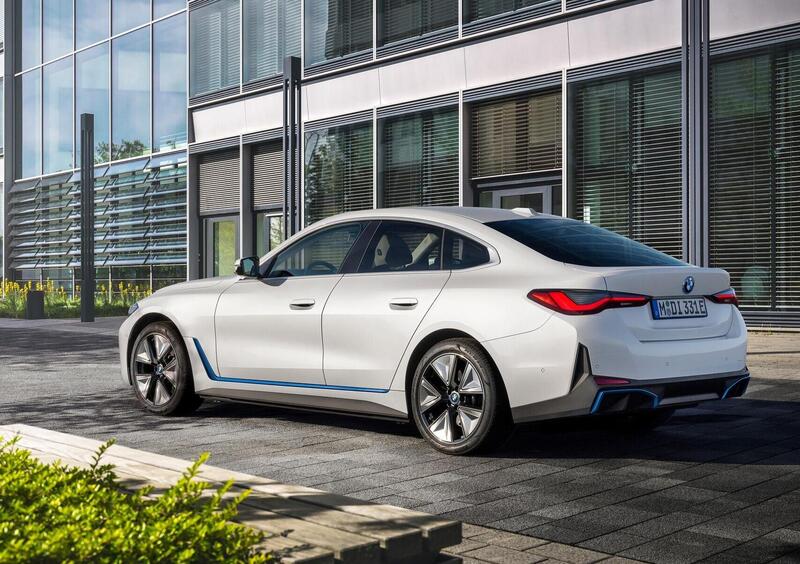 BMW i4 (22)