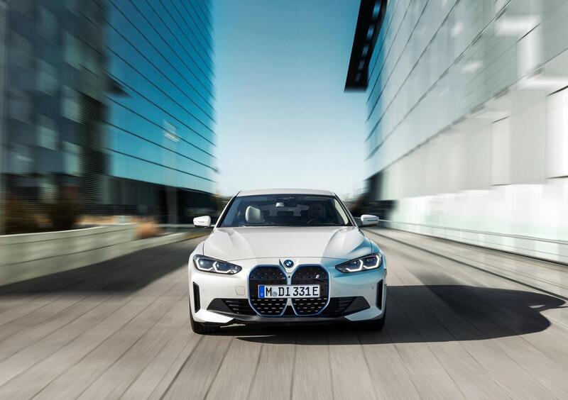 BMW i4 (25)