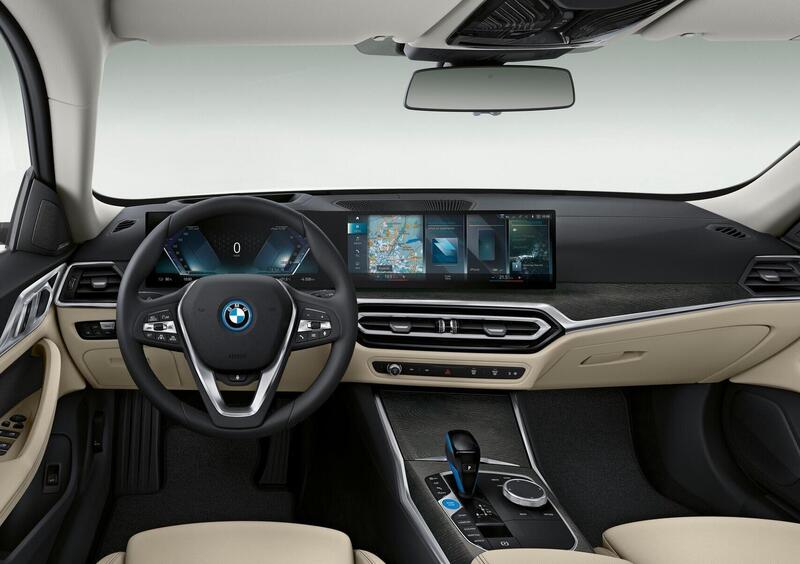 BMW i4 (2021-->>) (29)