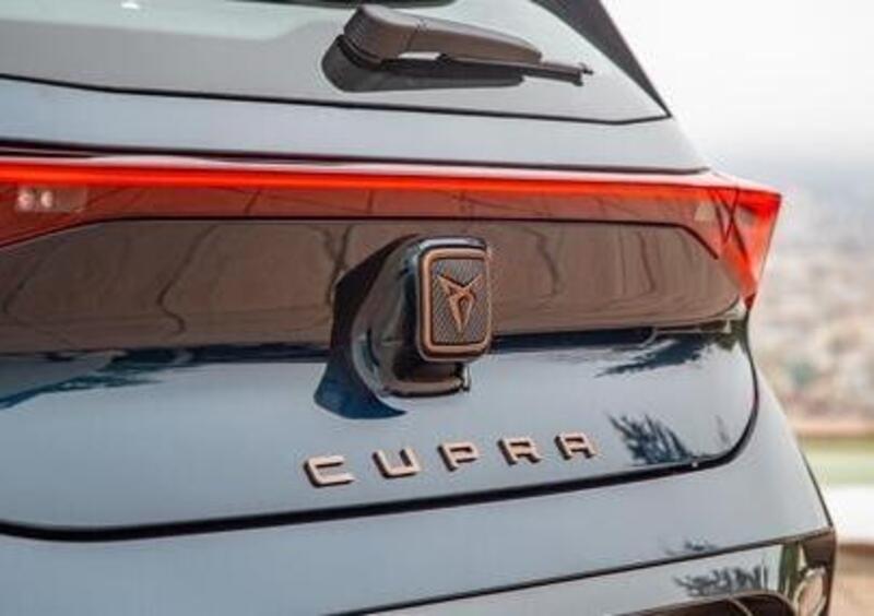 Cupra Born (2021-->>) (18)