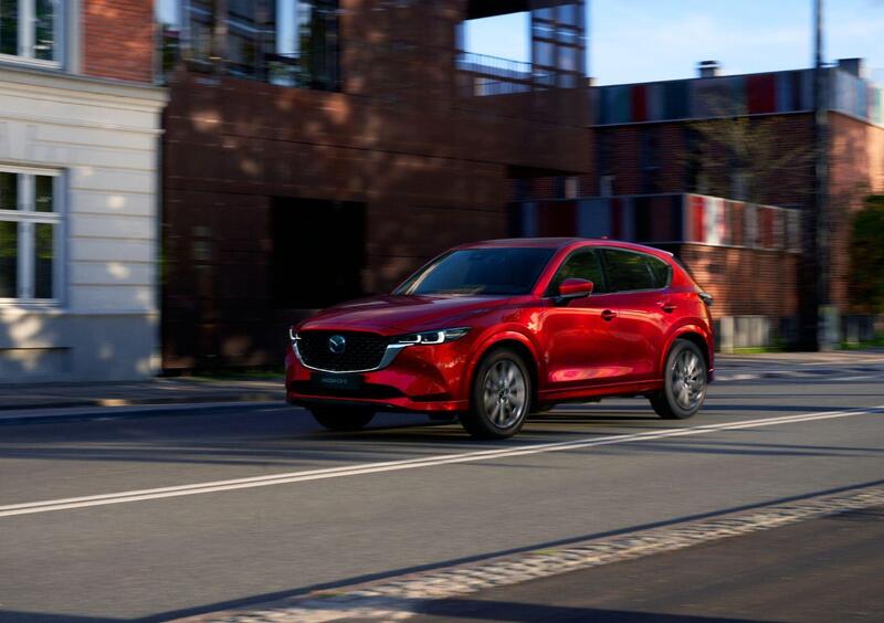 Nuova Mazda CX-5 2022: ritocchi di stile e nuovi contenuti