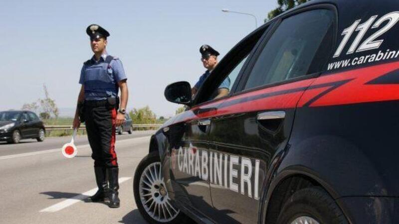 Avellino: scappano in tre su uno scooter non assicurato, fermati e denunciati