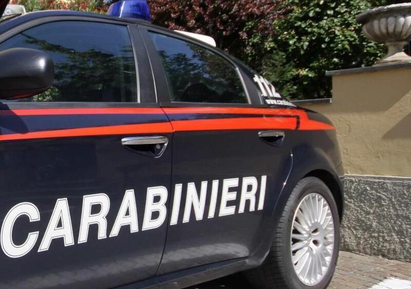 Scalenghe (TO): affiancano in scooter e rapinano una benzinaia, il bottino &egrave; di 7mila euro