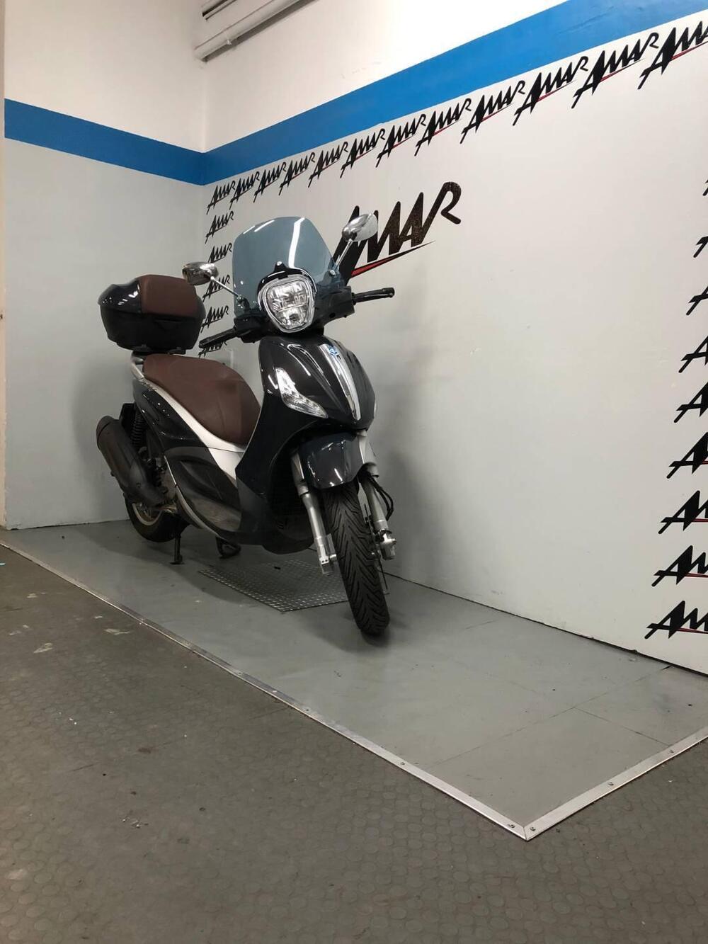 Piaggio Beverly 350 ABS (2016 - 20) (2)