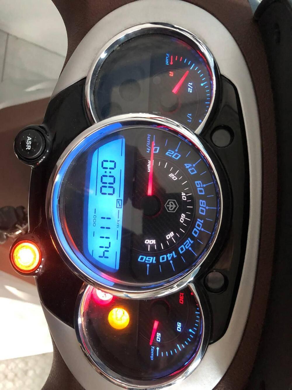 Piaggio Beverly 350 ABS (2016 - 20) (4)