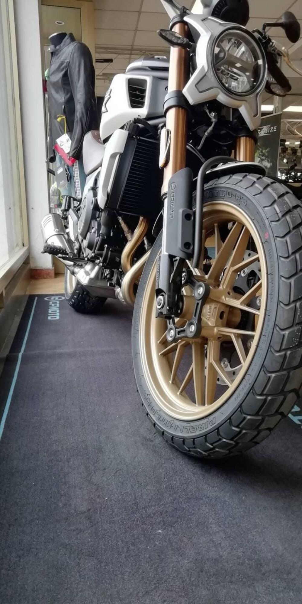 CFMOTO 700CL-X Heritage (2021 - 25) (2)