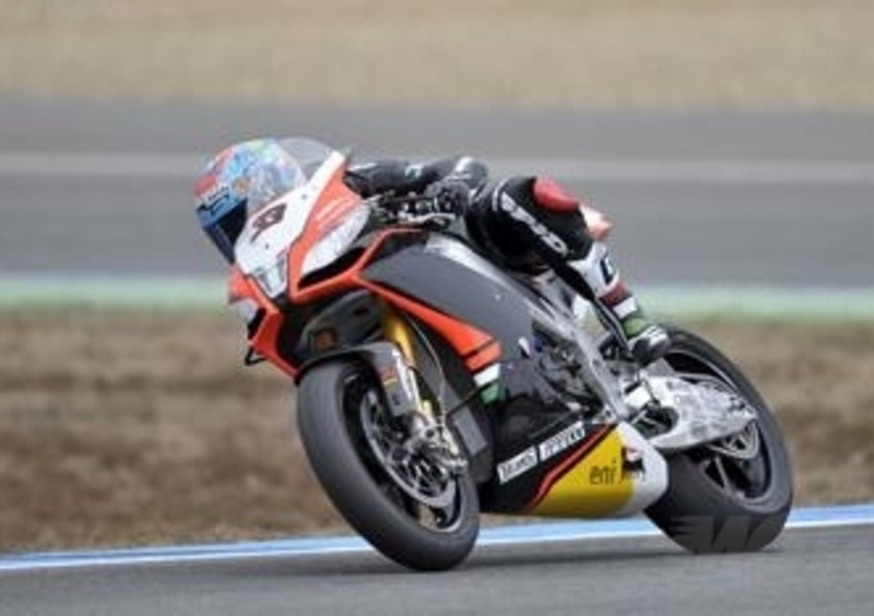 Melandri, primi giri in pista sull&#039;Aprilia