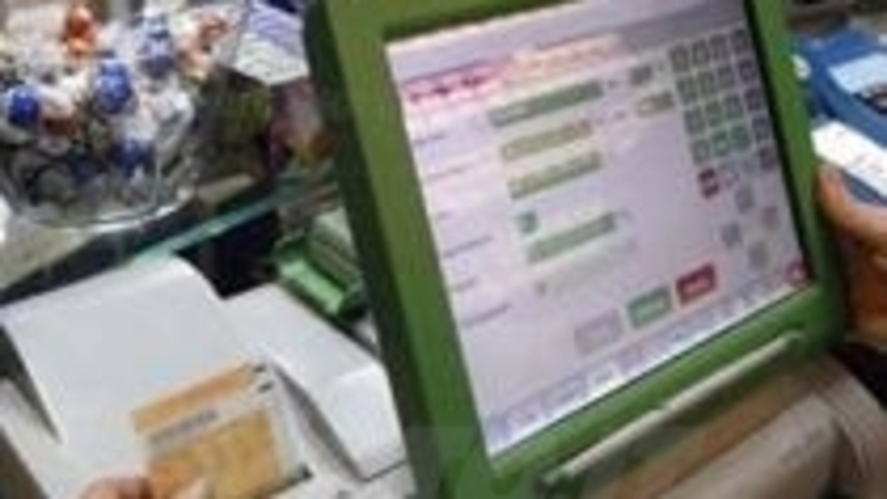 "Il bollo &egrave; una tassa illegale, non va pagato". La grande bufala circola in rete 