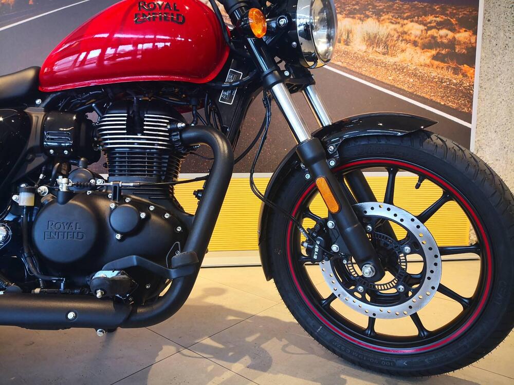 Royal Enfield Meteor 350 Fireball (2021 - 25) (6)