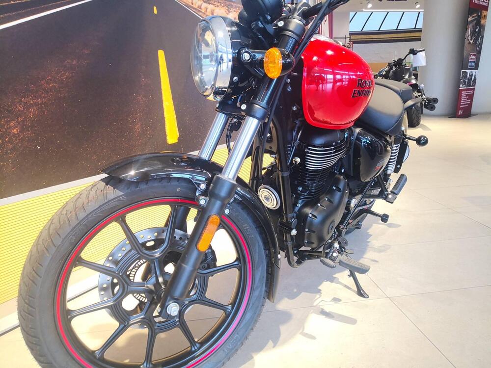 Royal Enfield Meteor 350 Fireball (2021 - 25) (12)