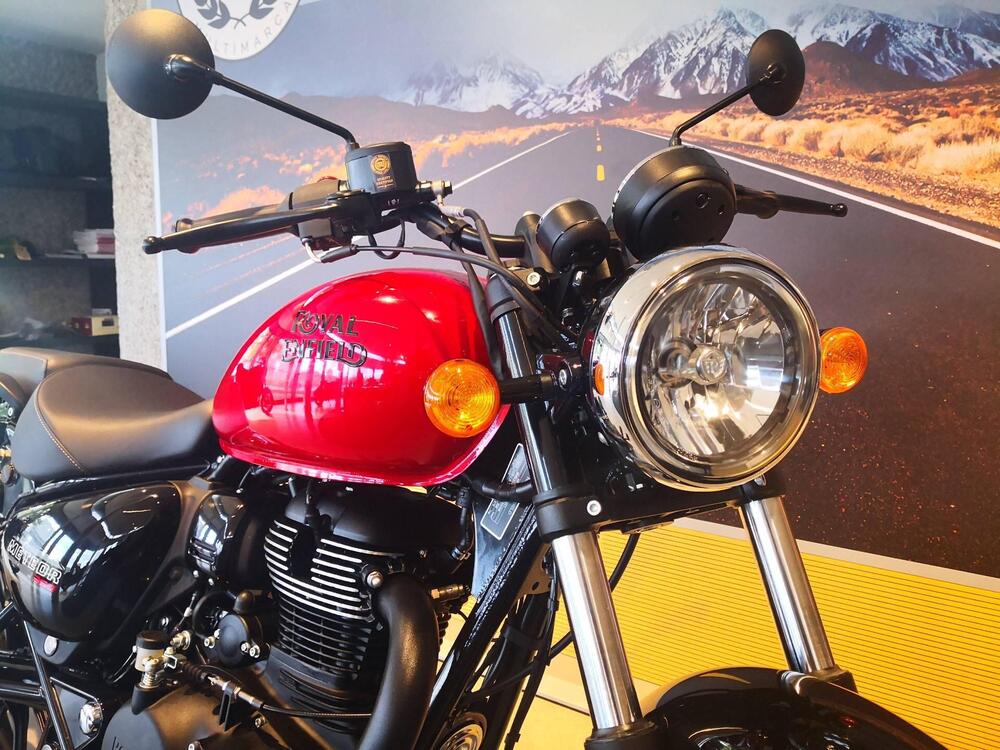 Royal Enfield Meteor 350 Fireball (2021 - 25) (4)