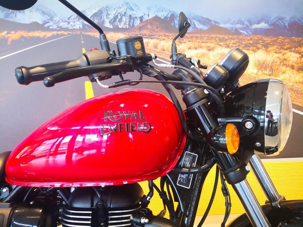 Royal Enfield Meteor 350 Fireball (2021 - 25) (5)