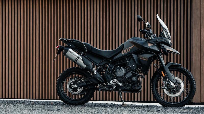 Triumph Tiger 900 Bond Edition: scheda tecnica, foto e prezzi della moto di 007