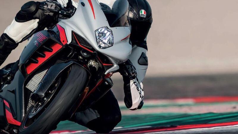 MV Agusta F3 800 RR 2022. Nuova aerodinamica e kit racing