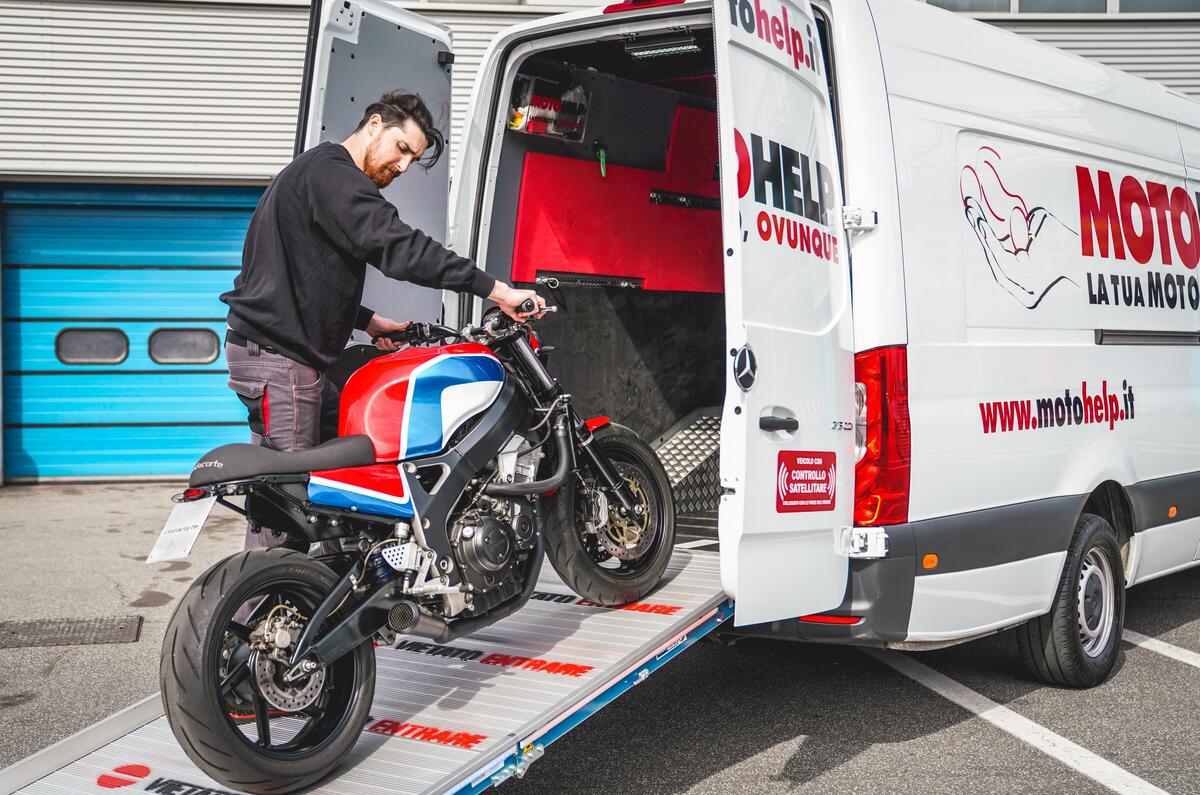 Uno Scooter Spedire Una Moto Con Corriere Quanto Costa Il