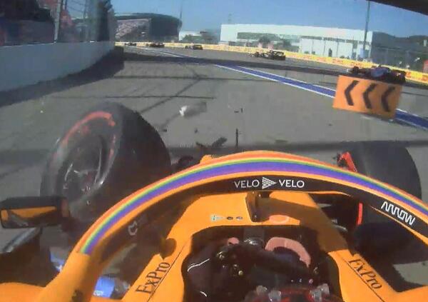 La papera assurda di Sainz e il sorpasso da manuale del rookie Leclerc: i video dei ferraristi a Sochi nelle scorse stagioni